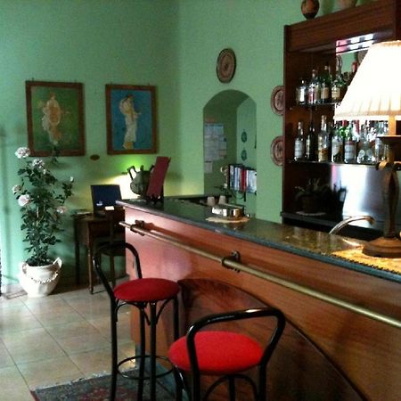 Hotel Degli Amici Помпей Екстериор снимка