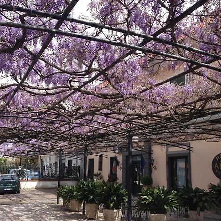 Hotel Degli Amici Помпей Екстериор снимка