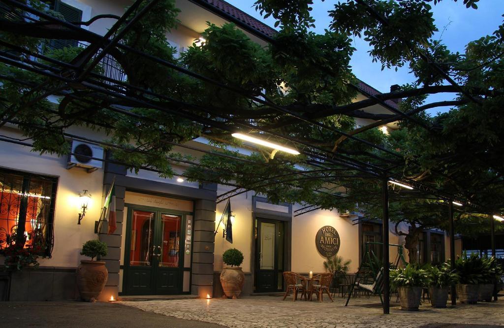 Hotel Degli Amici Помпей Екстериор снимка