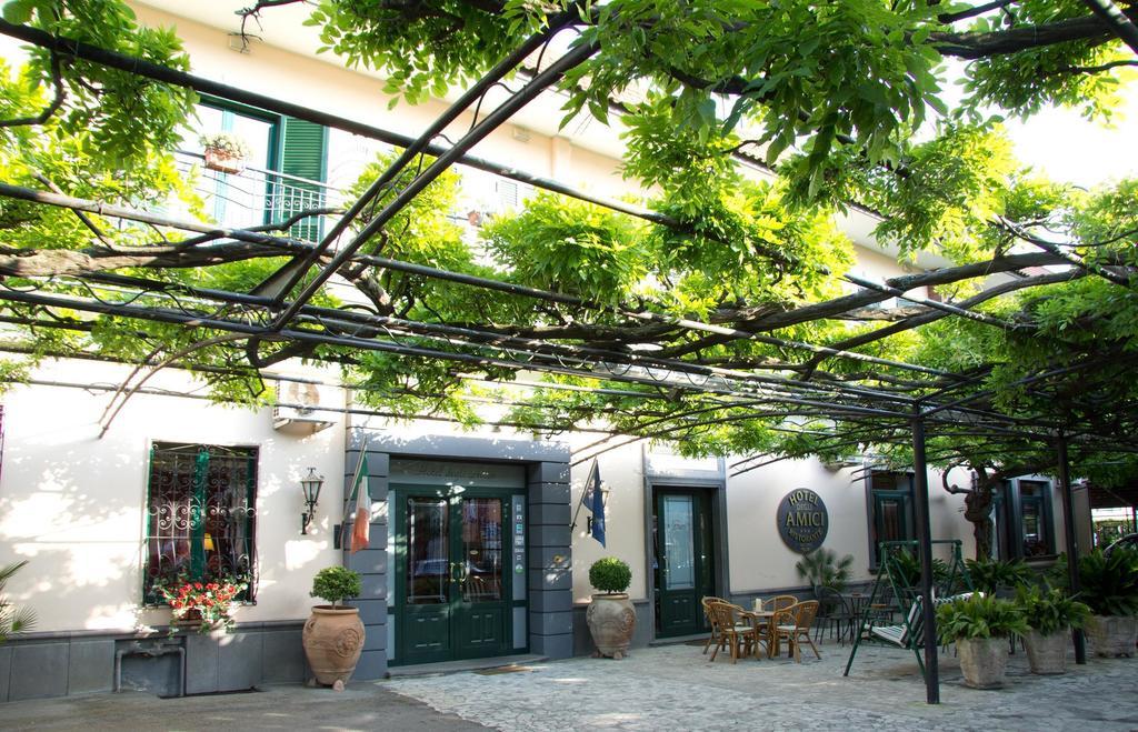 Hotel Degli Amici Помпей Екстериор снимка