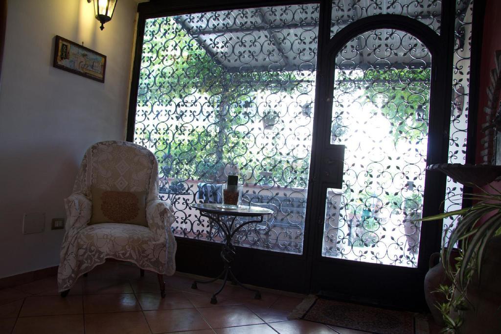 Hotel Degli Amici Помпей Екстериор снимка