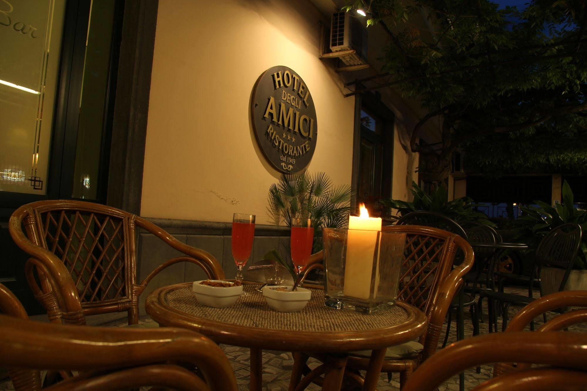 Hotel Degli Amici Помпей Екстериор снимка